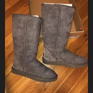 Uggs Classic Tall II size 9!!!!
